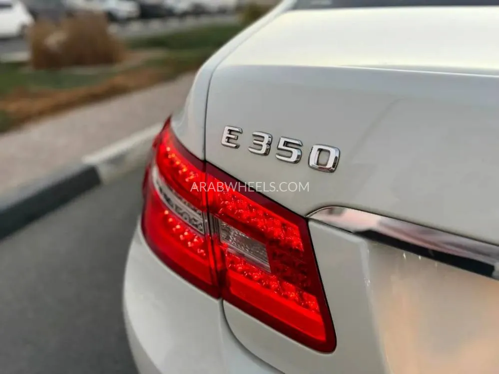 Mercedes Benz E Class 2011 for Sale in Dubai Image-15