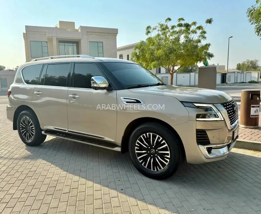 Nissan Patrol 2021 for Sale in Dubai Image-4