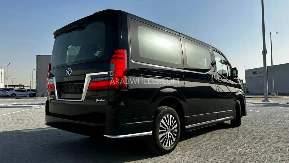 Toyota Granvia 2024 for Sale in Abu Dhabi Image-2
