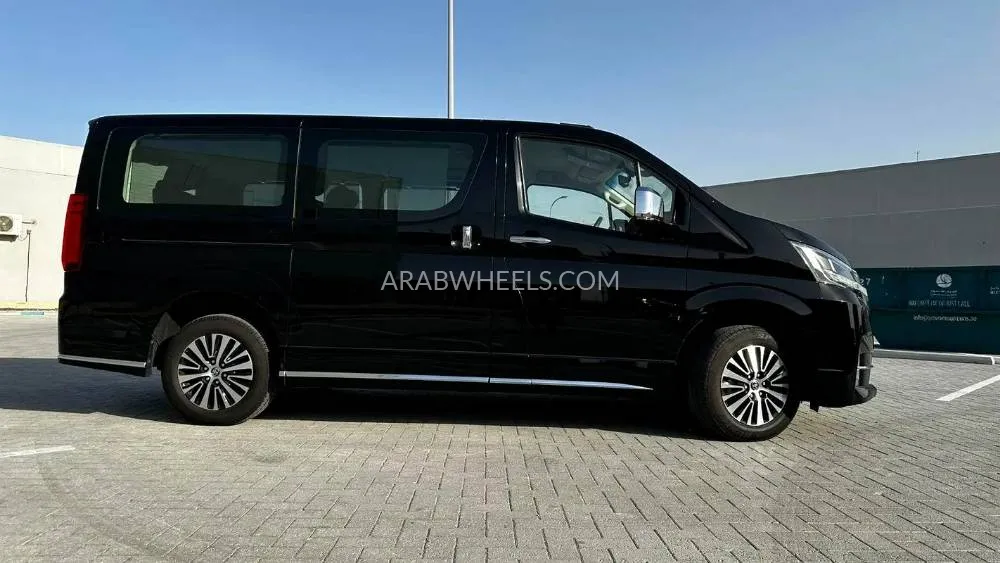Toyota Granvia 2024 for Sale in Abu Dhabi Image-9