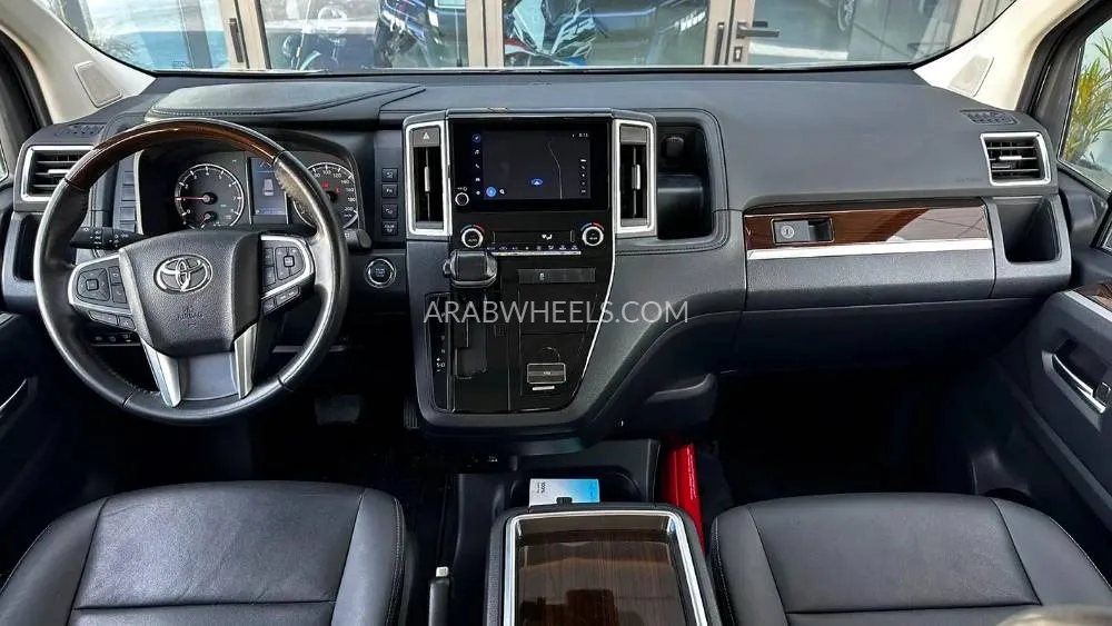 Toyota Granvia 2024 for Sale in Abu Dhabi Image-11