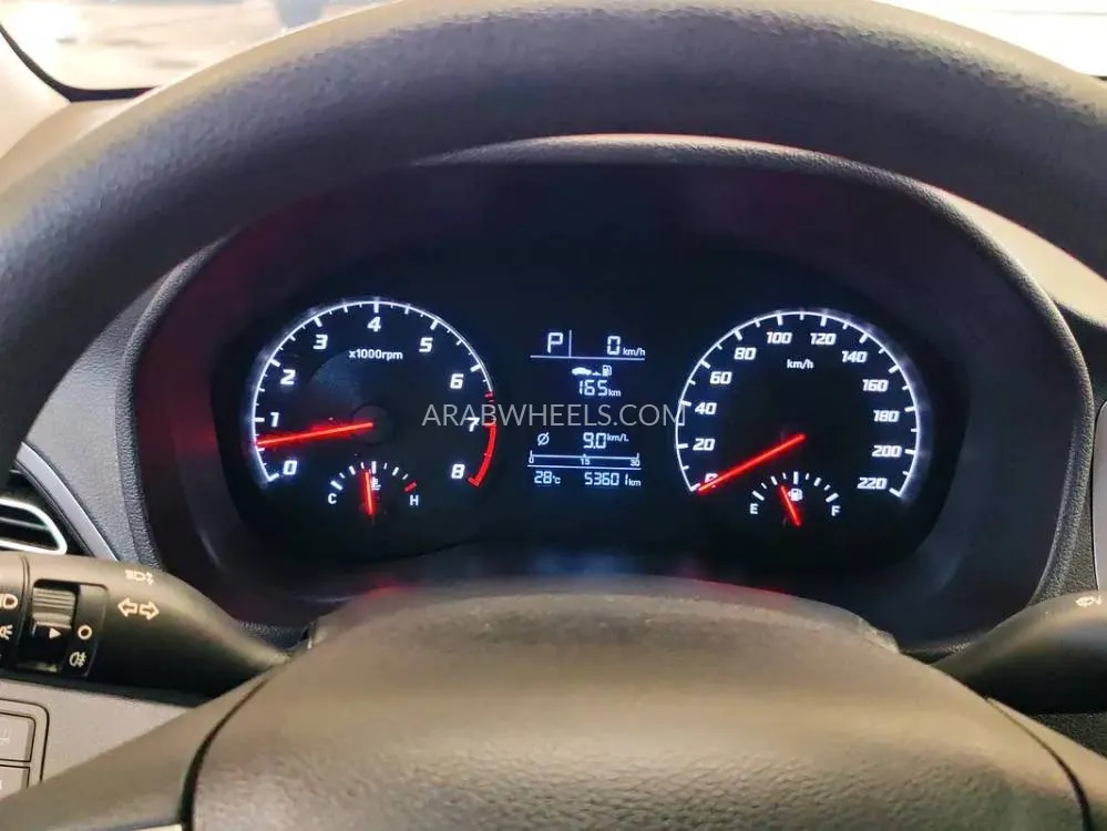 Hyundai Accent 2023 for Sale in Umm Al Quwain Image-6