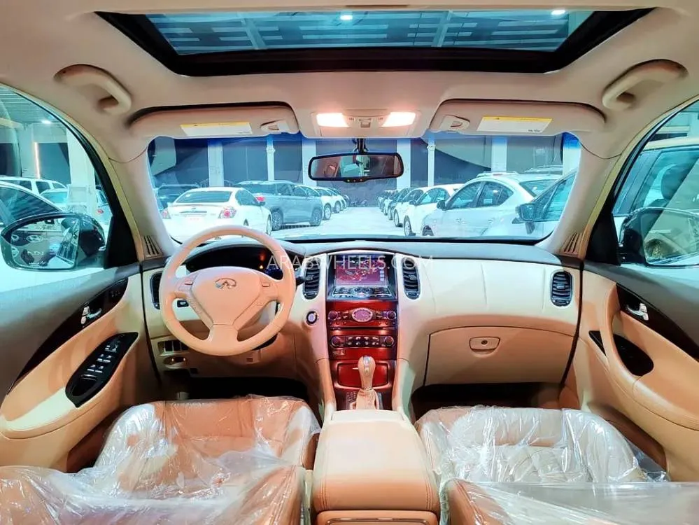 Infiniti QX50 2015 for Sale in Umm Al Quwain Image-15