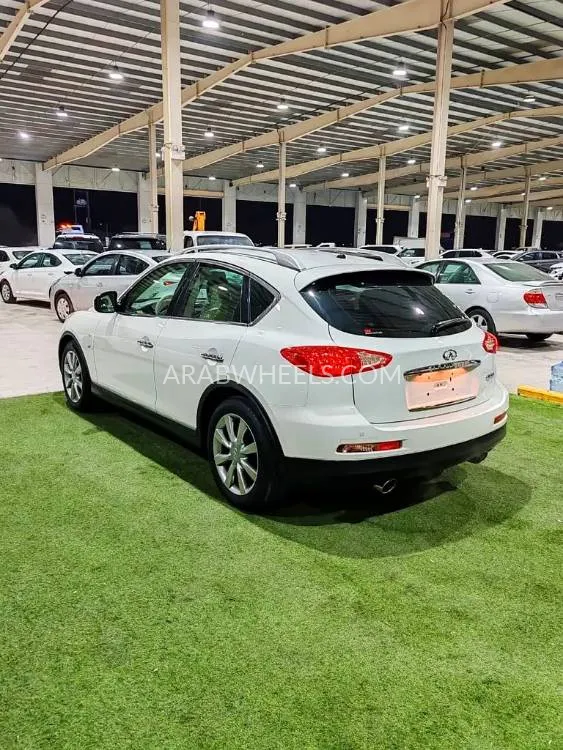 Infiniti QX50 2015 for Sale in Umm Al Quwain Image-18