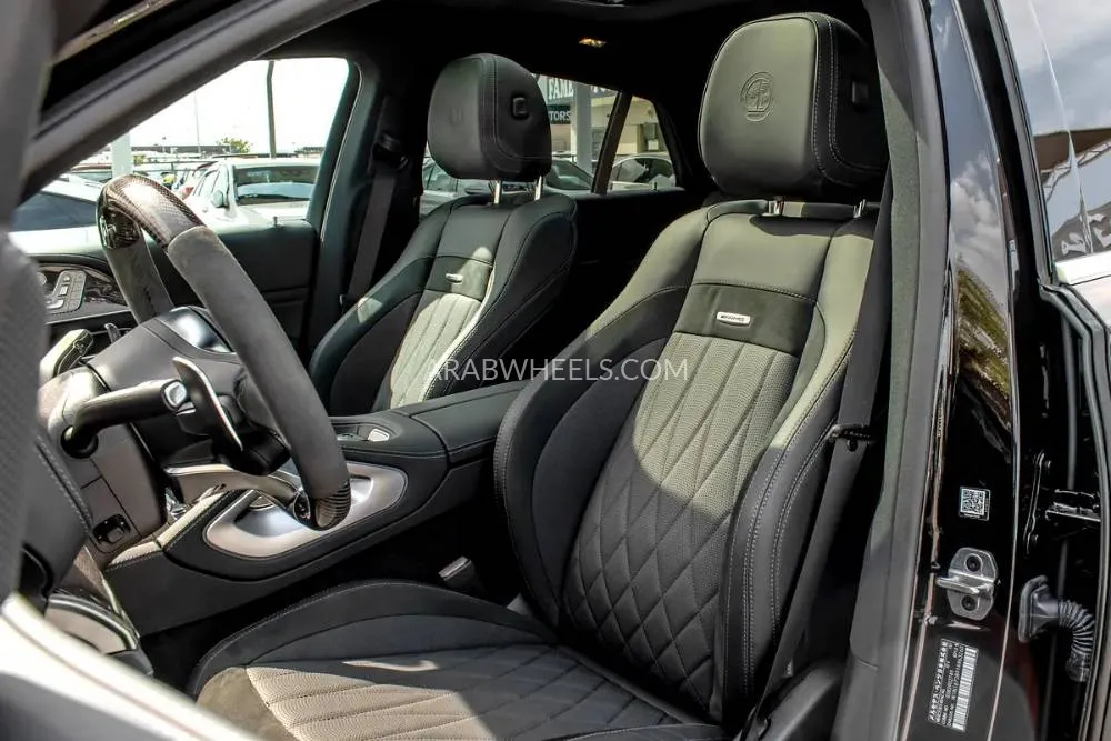 Mercedes Benz GLE Class 2023 for Sale in Dubai Image-2