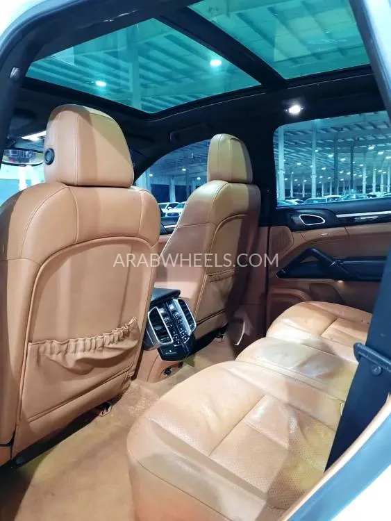 Porsche Cayenne 2013 for Sale in Umm Al Quwain Image-11