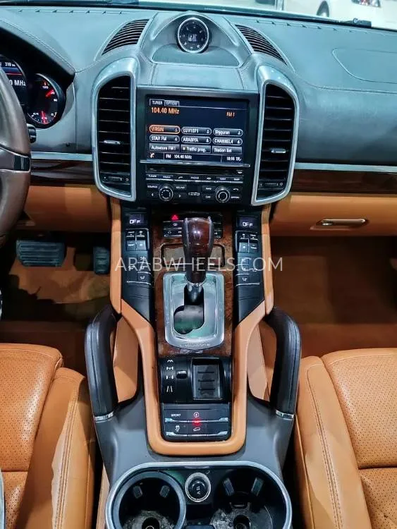 Porsche Cayenne 2013 for Sale in Umm Al Quwain Image-17