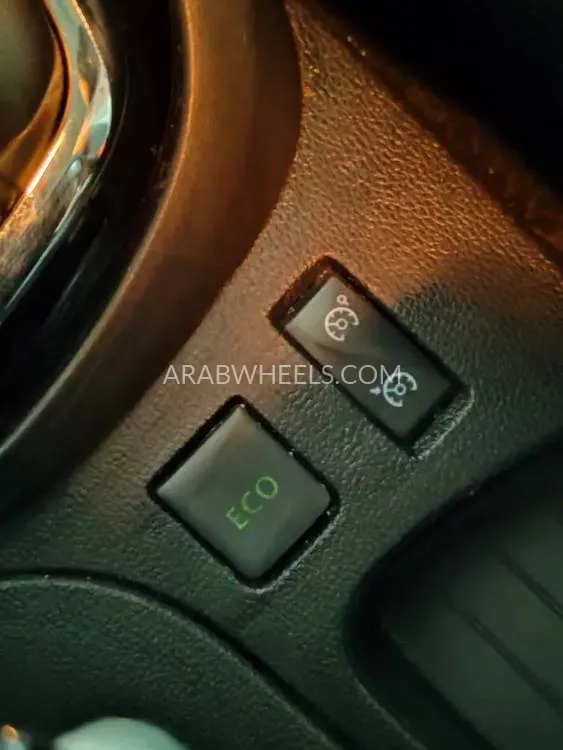 رينو كابتور 2017 for Sale in أم القيوين Image-13