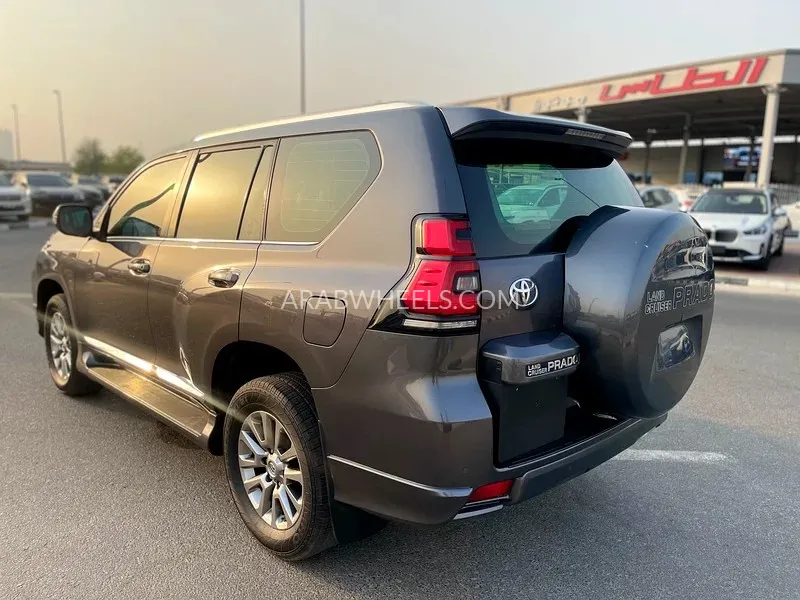 Toyota Land Cruiser Prado 2020 for Sale in Dubai Image-2