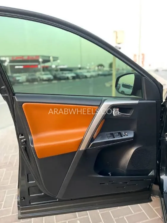 Toyota Rav4 2018 for Sale in Dubai Image-9