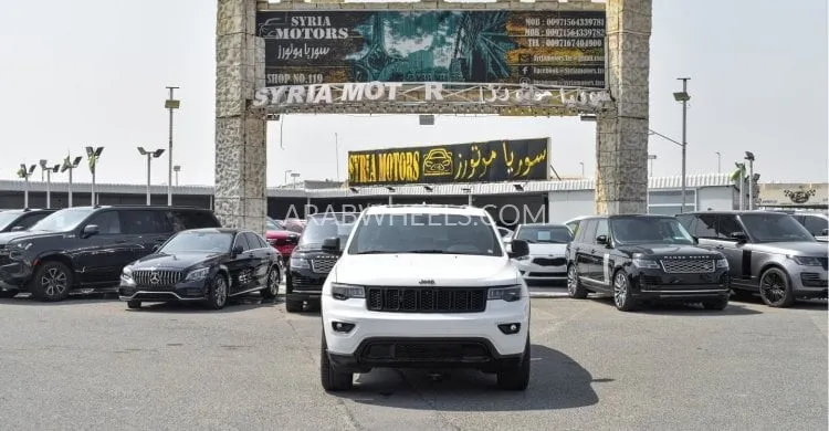 جيب شيروكي 2017 for Sale in عجمان Image-2