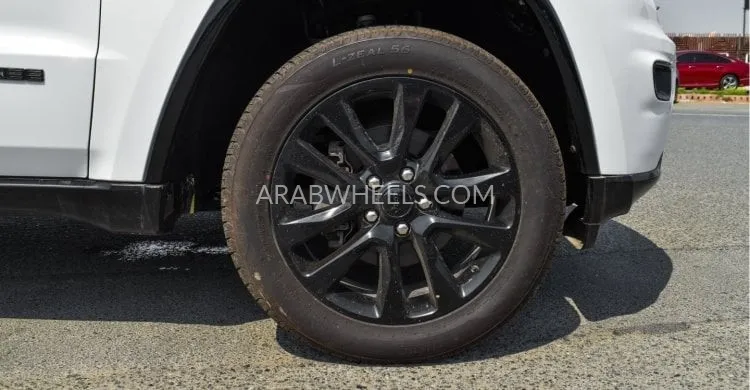 جيب شيروكي 2017 for Sale in عجمان Image-7