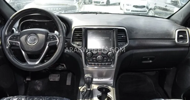 جيب شيروكي 2017 for Sale in عجمان Image-9