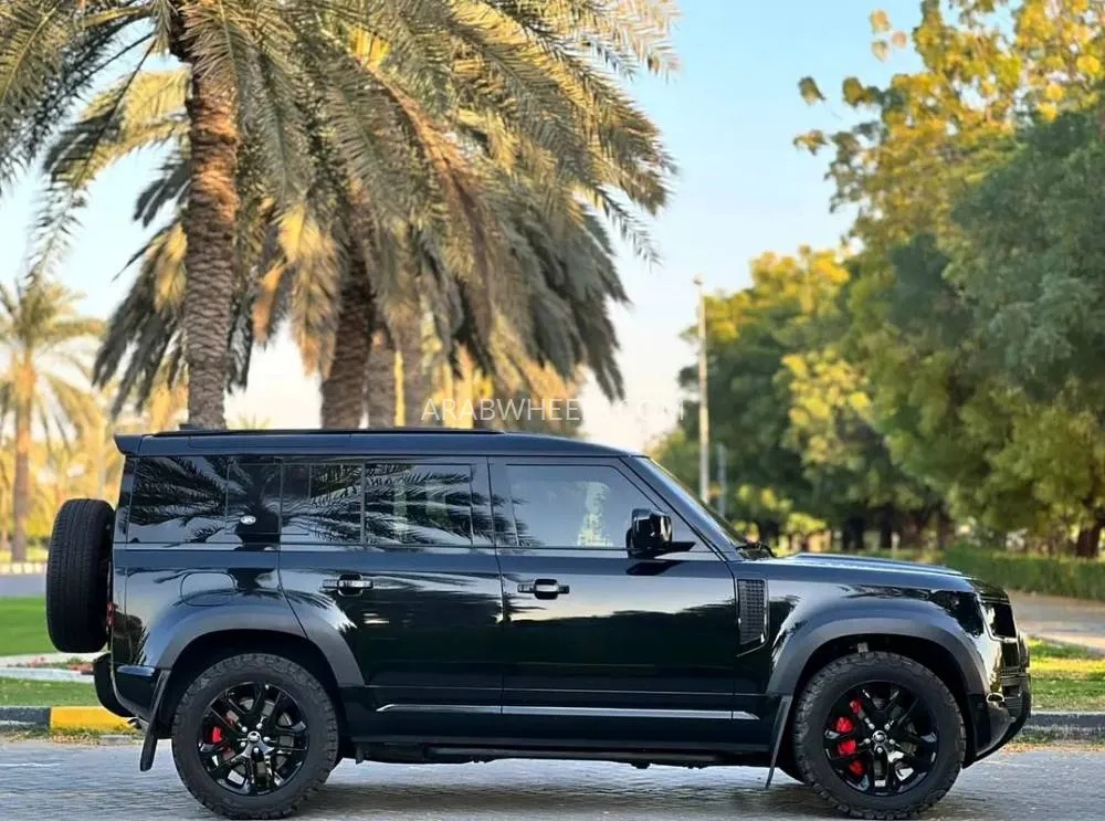 Land Rover Defender 2023 for Sale in Sharjah Image-6