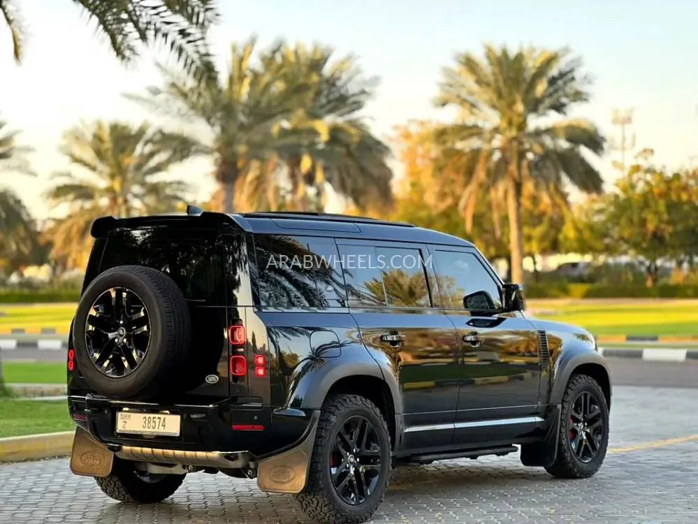 Land Rover Defender 2023 for Sale in Sharjah Image-13
