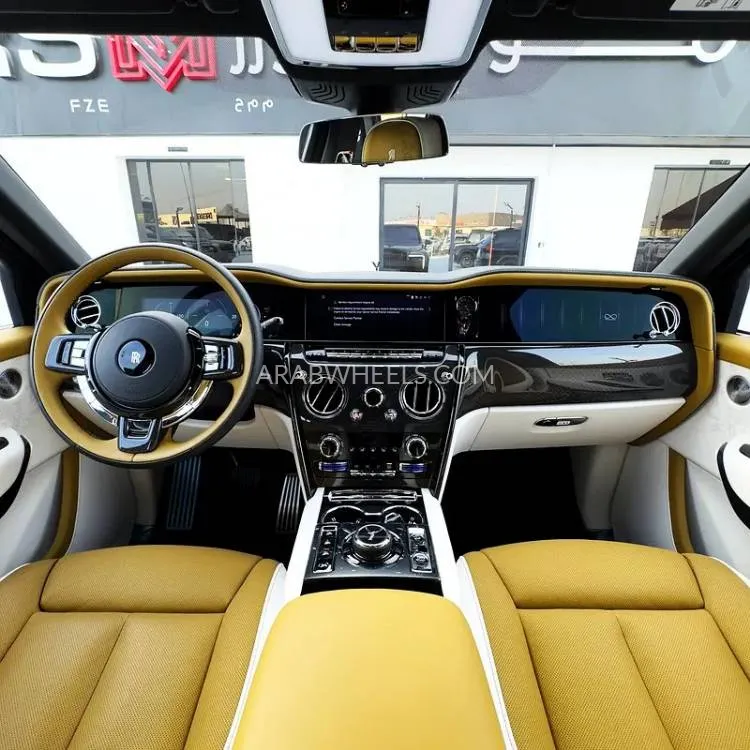Rolls Royce Cullinan 2025 for Sale in Dubai Image-12