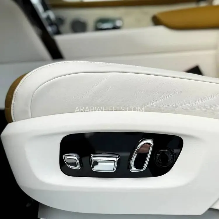 Rolls Royce Cullinan 2025 for Sale in Dubai Image-15