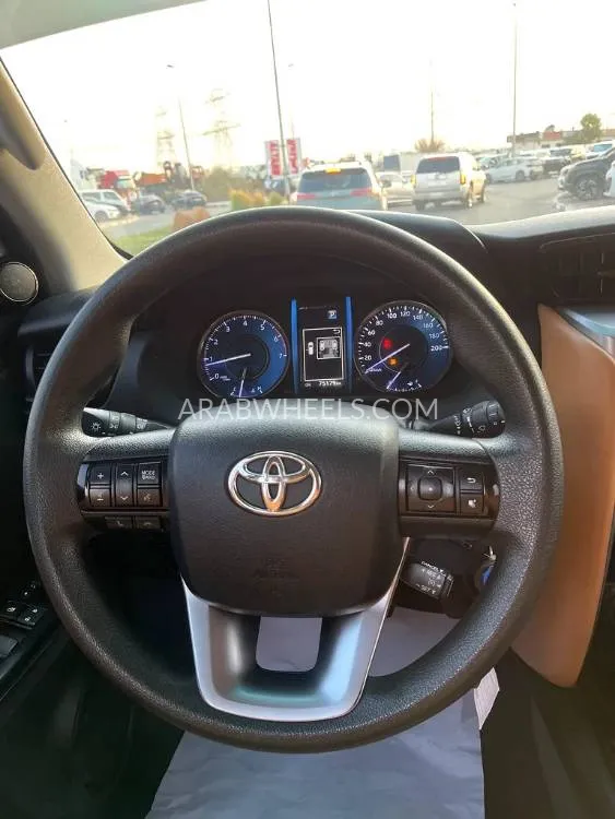 Toyota Fortuner 2022 for Sale in Dubai Image-9