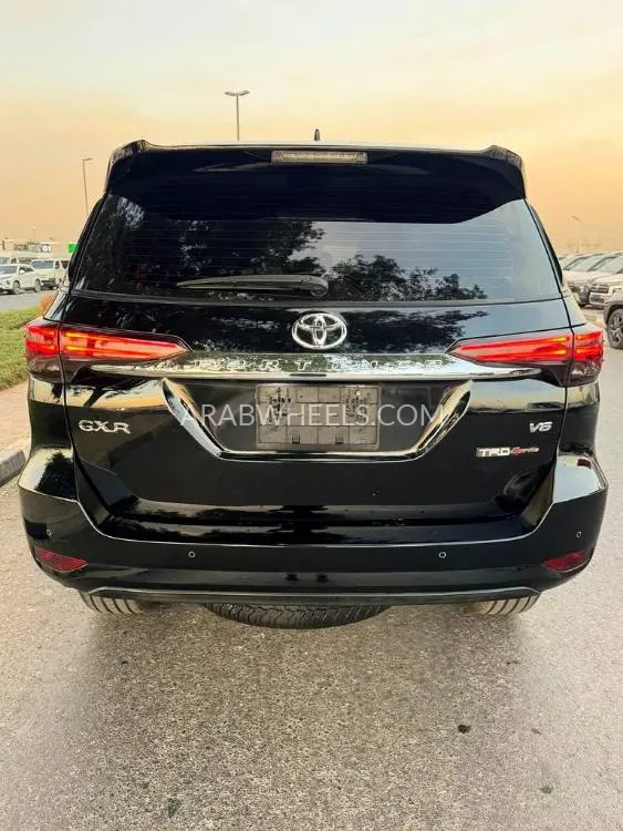 Toyota Fortuner 2022 for Sale in Dubai Image-8