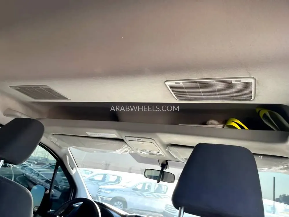 Toyota Hiace 2025 for Sale in Dubai Image-17
