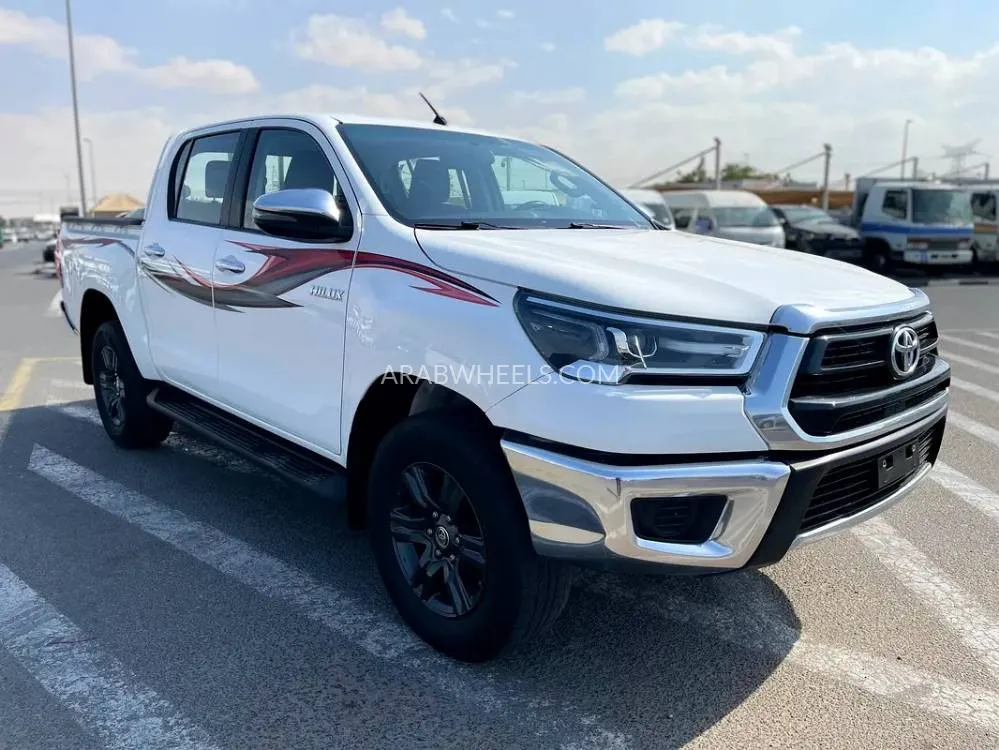 Toyota Hilux 2023 for Sale in Dubai Image-18