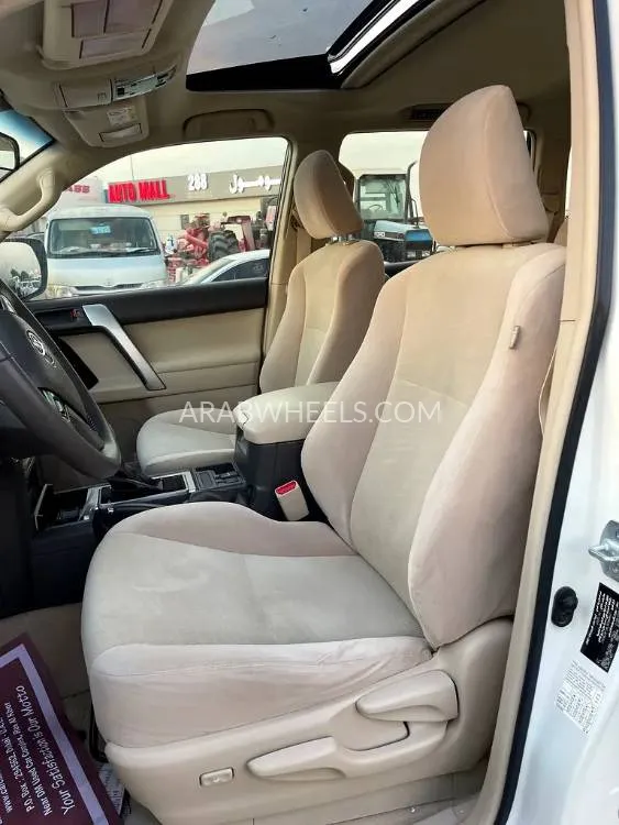 Toyota Land Cruiser Prado 2020 for Sale in Dubai Image-2