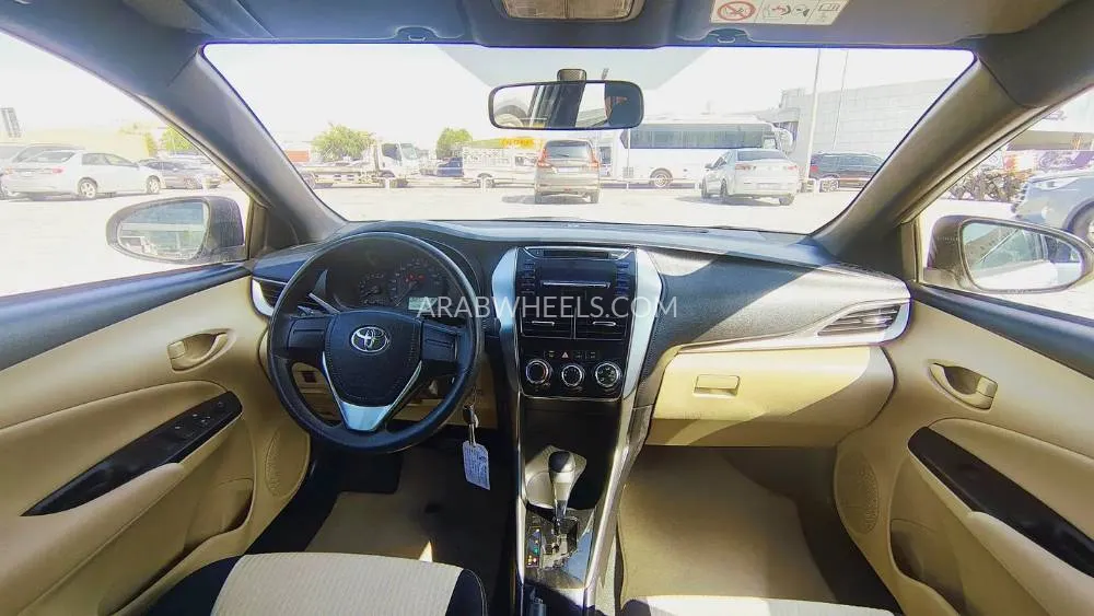 Toyota Yaris 2018 for Sale in Dubai Image-5