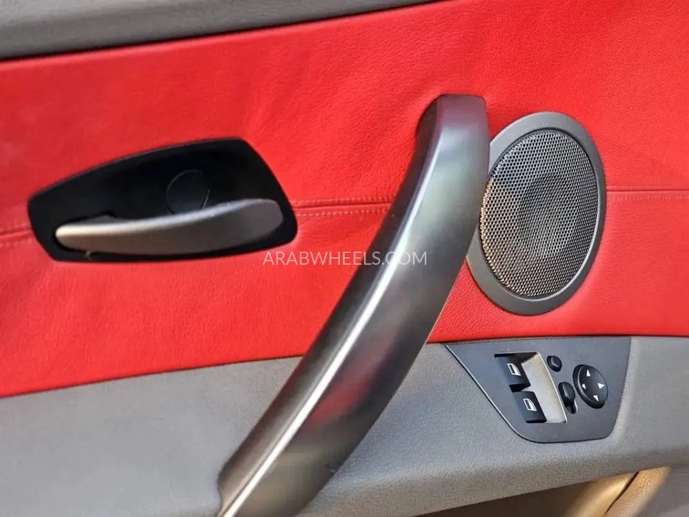 BMW Z4 2004 for Sale in Dubai Image-6