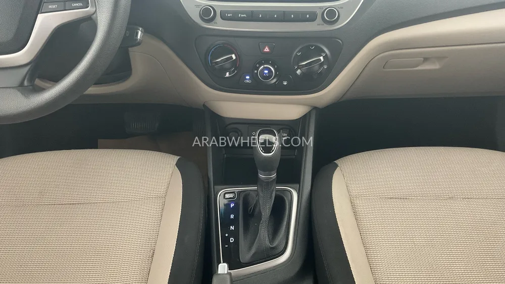 Hyundai Accent 2020 for Sale in Dubai Image-21