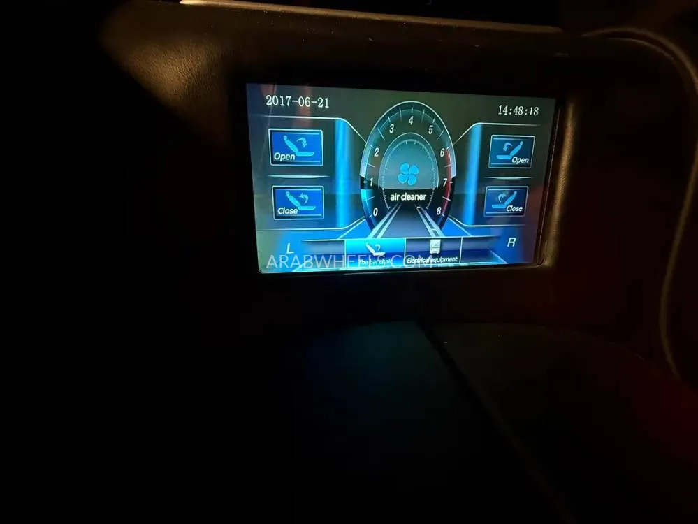 Mercedes Benz V Class 2022 for Sale in Dubai Image-11