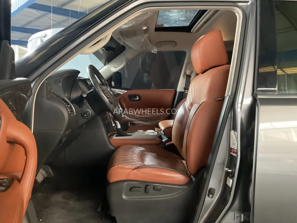 Nissan Patrol 2020 for Sale in Dubai Image-7
