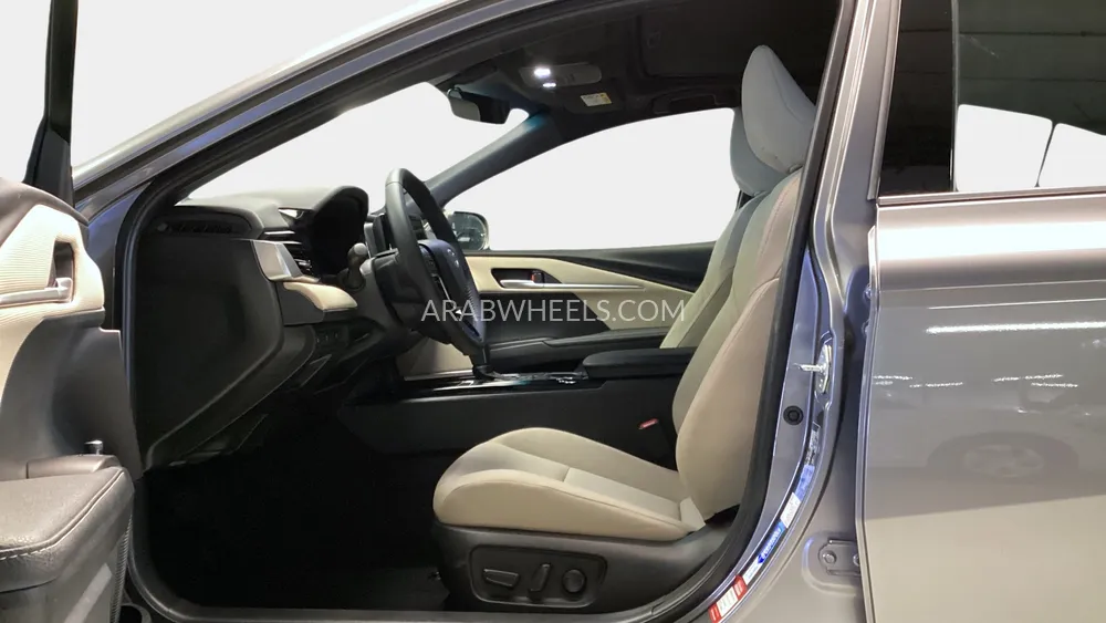 Toyota Camry 2025 for Sale in Sharjah Image-13