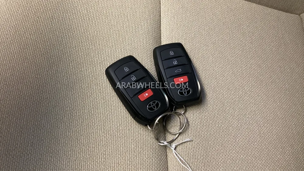 Toyota Camry 2025 for Sale in Sharjah Image-18