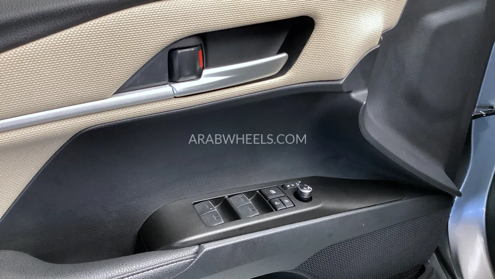 Toyota Camry 2025 for Sale in Sharjah Image-30