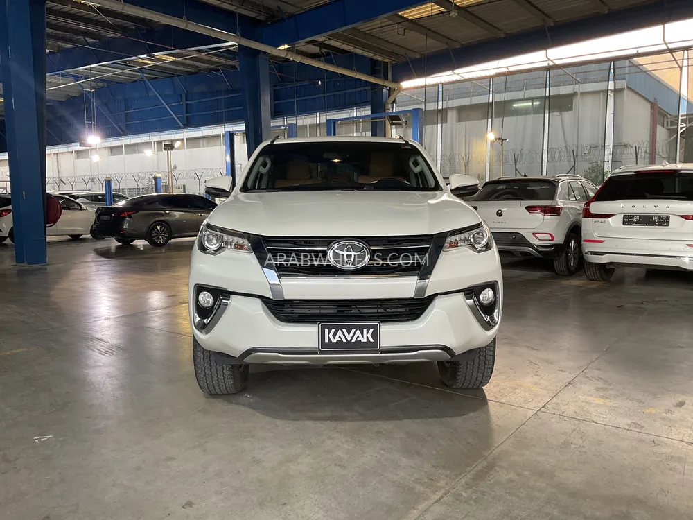 Toyota Fortuner 2020 for Sale in Sharjah Image-2