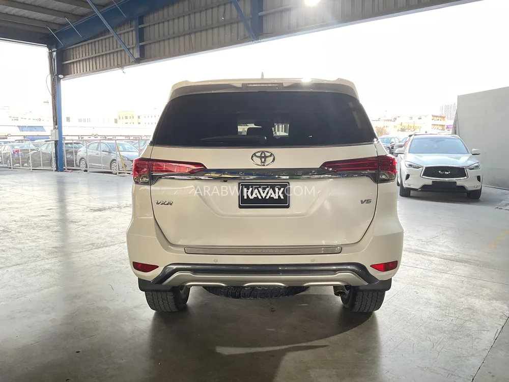 Toyota Fortuner 2020 for Sale in Sharjah Image-5