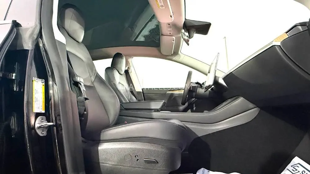 Tesla Model Y 2022 for Sale in Dubai Image-6