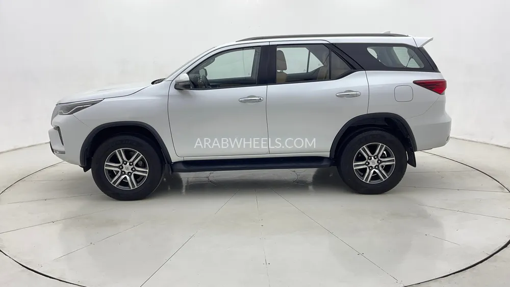Toyota Fortuner 2023 for Sale in Dubai Image-6