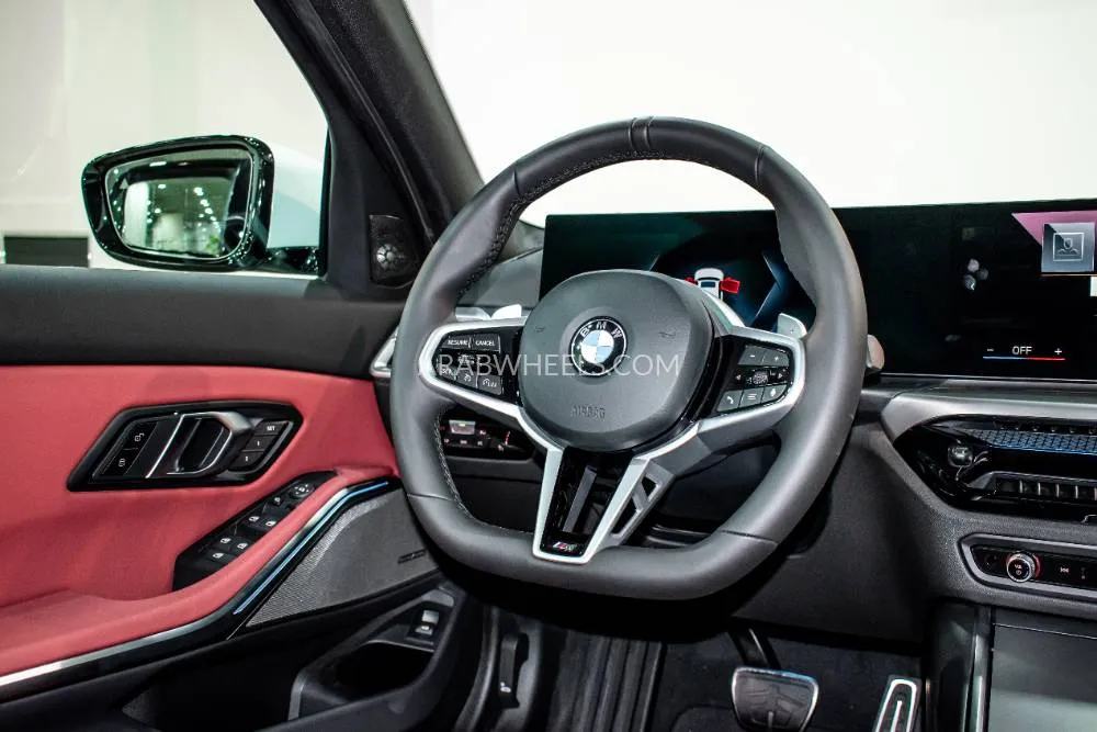 بي إم دبليو الفئة الثالثة 2026 for Sale in أبو ظبي Image-9