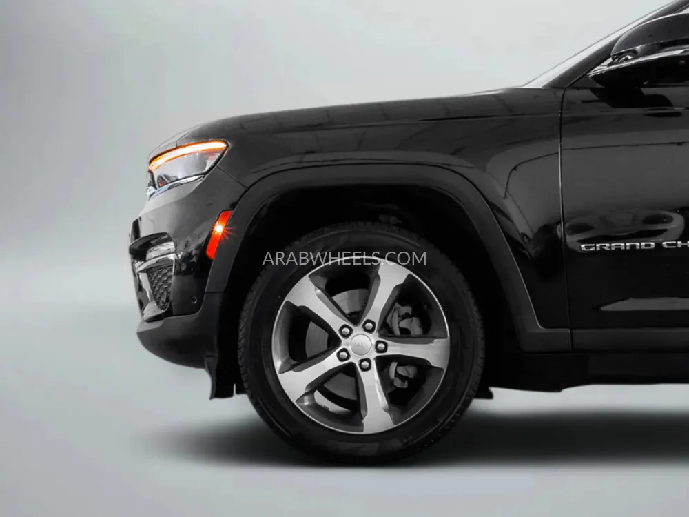 Jeep Grand Cherokee 2023 for Sale in Dubai Image-6