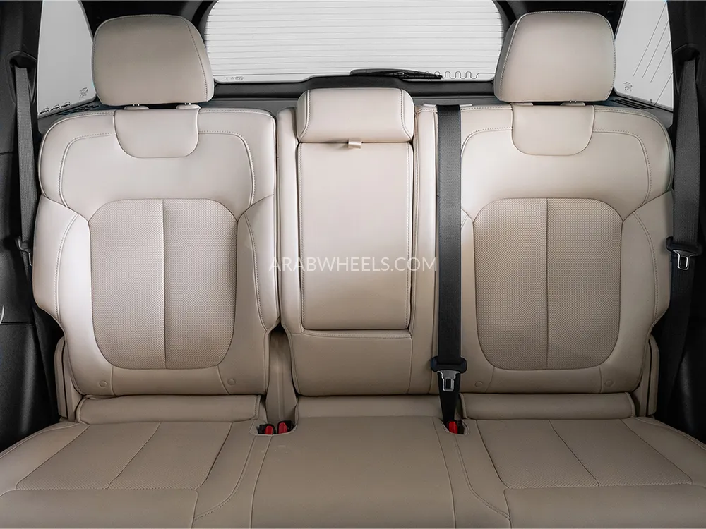 Jeep Grand Cherokee 2023 for Sale in Dubai Image-13