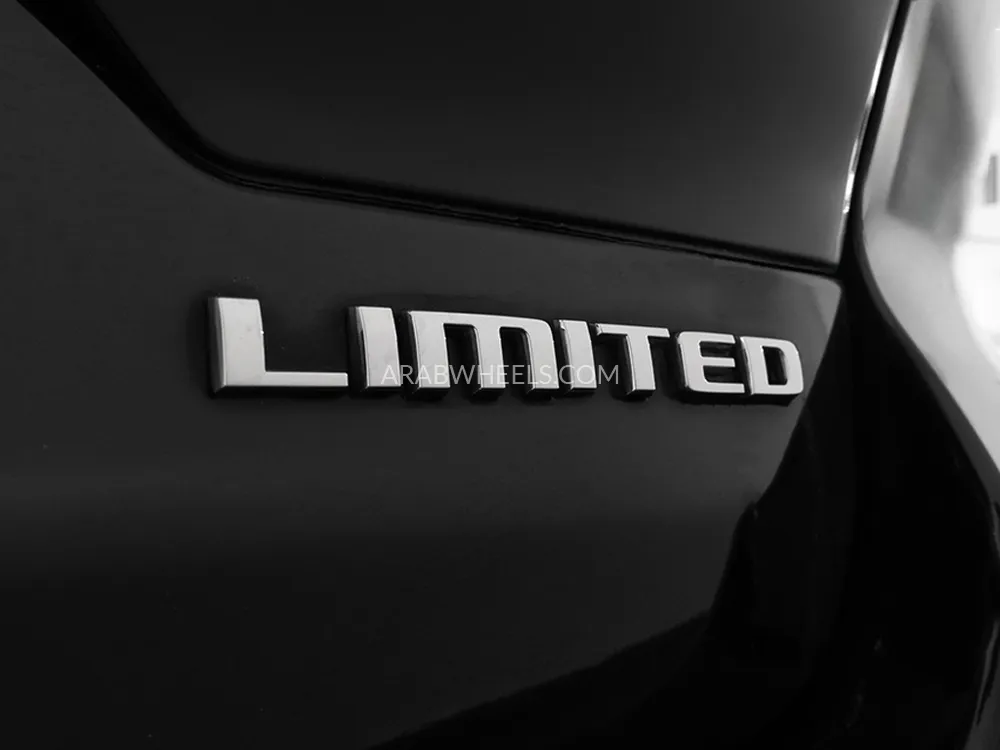 Jeep Grand Cherokee 2023 for Sale in Dubai Image-16