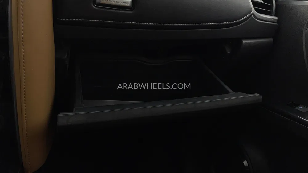 Toyota Fortuner 2023 for Sale in Dubai Image-32