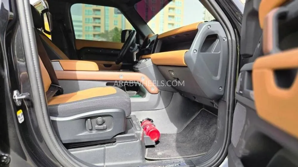 Land Rover Defender 2024 for Sale in Dubai Image-6