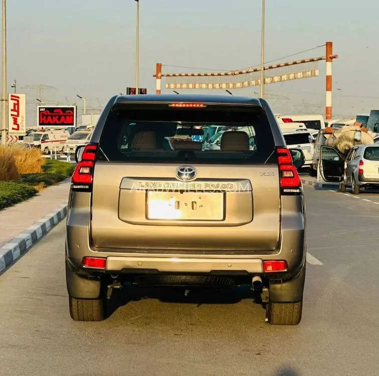 Toyota Land Cruiser Prado 2022 for Sale in Dubai Image-6