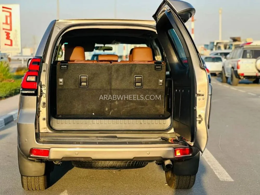 Toyota Land Cruiser Prado 2022 for Sale in Dubai Image-14