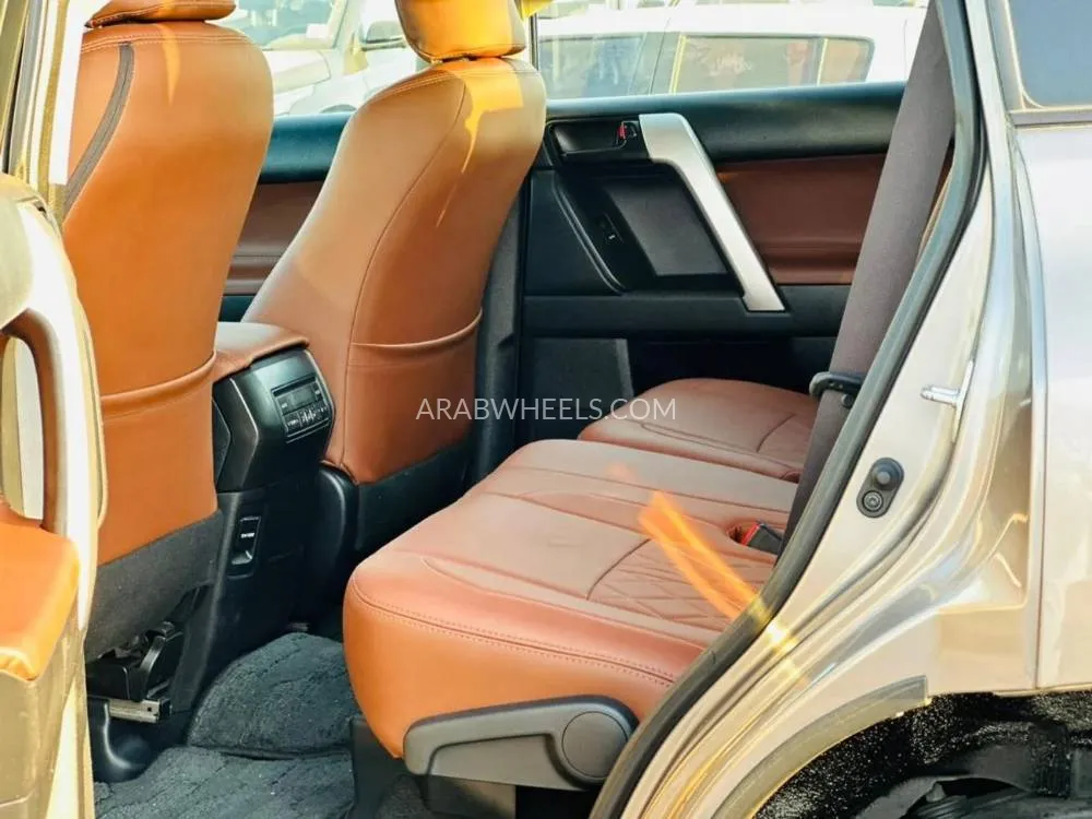 Toyota Land Cruiser Prado 2022 for Sale in Dubai Image-15