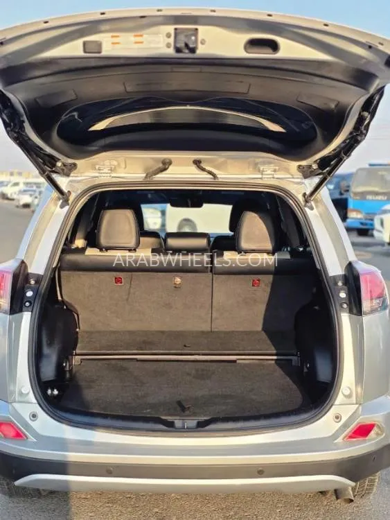 Toyota Rav4 2016 for Sale in Dubai Image-14