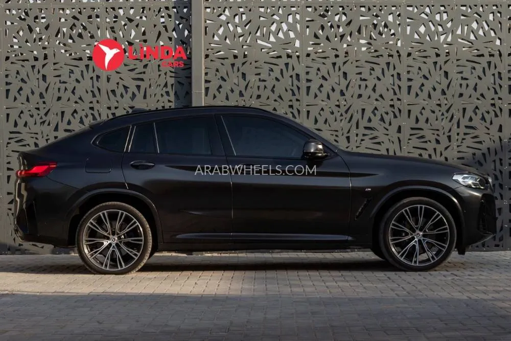 BMW X4 2023 for Sale in Dubai Image-9