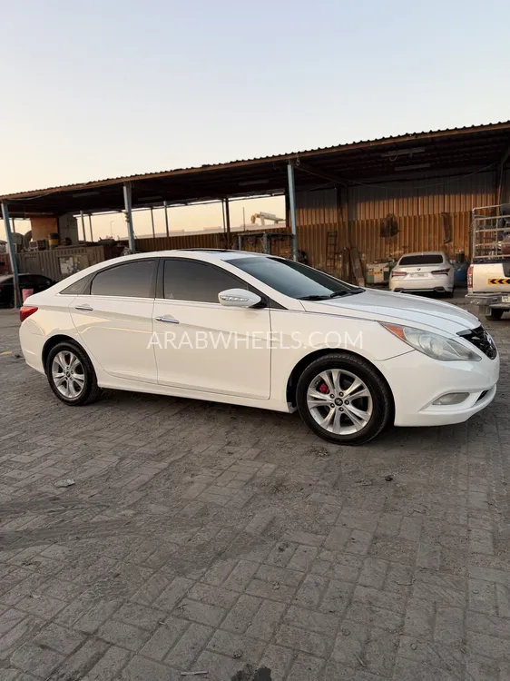 Hyundai Sonata 2011 for Sale in Ajman Image-3